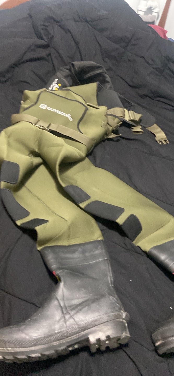 OUTBOUND Neoprene Chest Waders with Kylebooker Bag