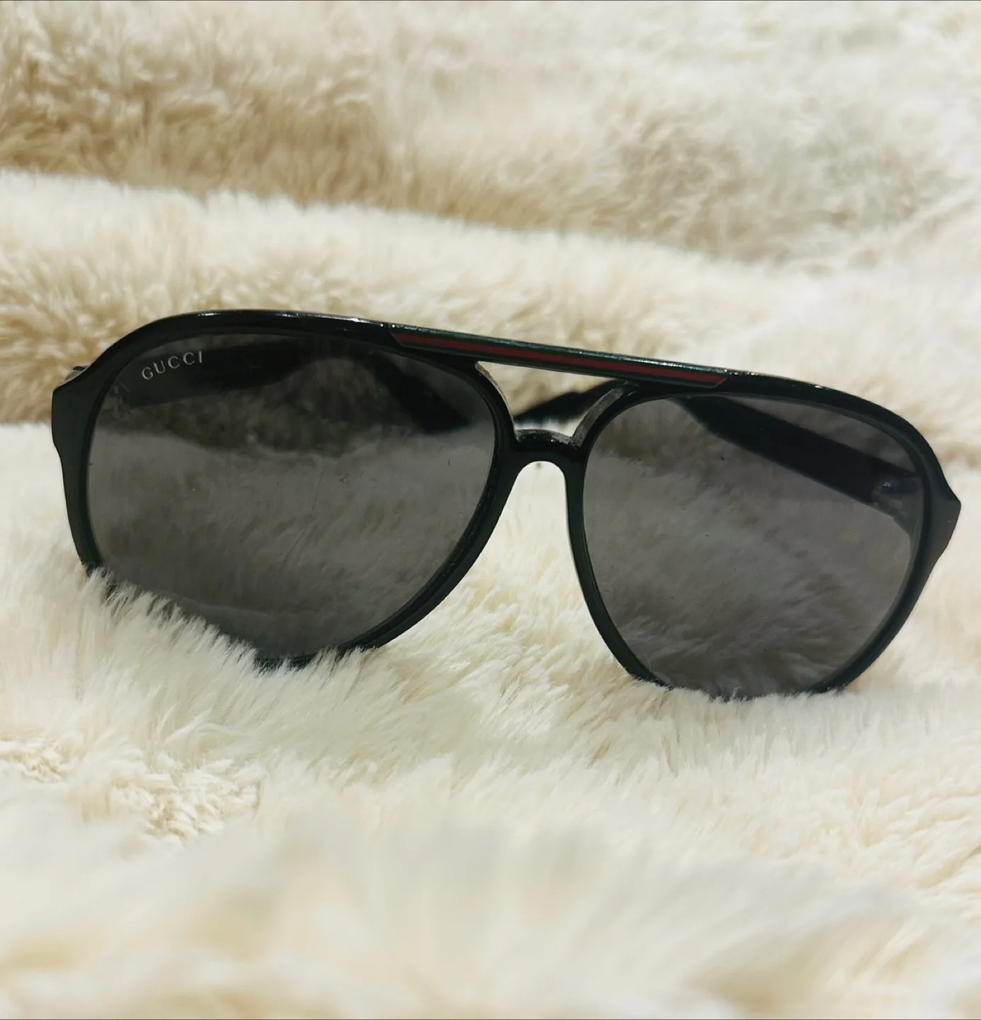 Gucci Aviator Sunglasses thumbnail