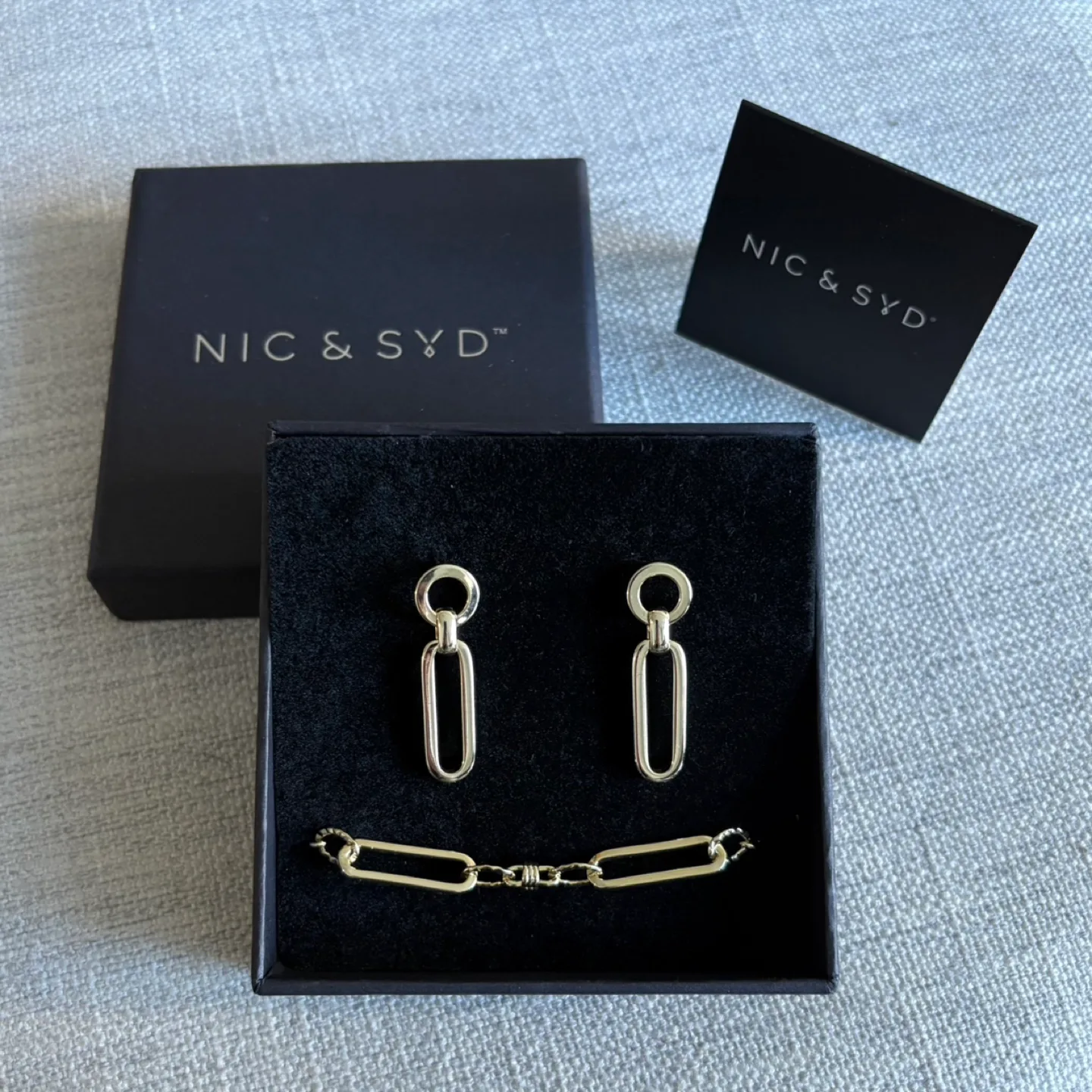 NEW Nic & Syd Gold-tone Bracelet & Earrings Set 🏒 thumbnail