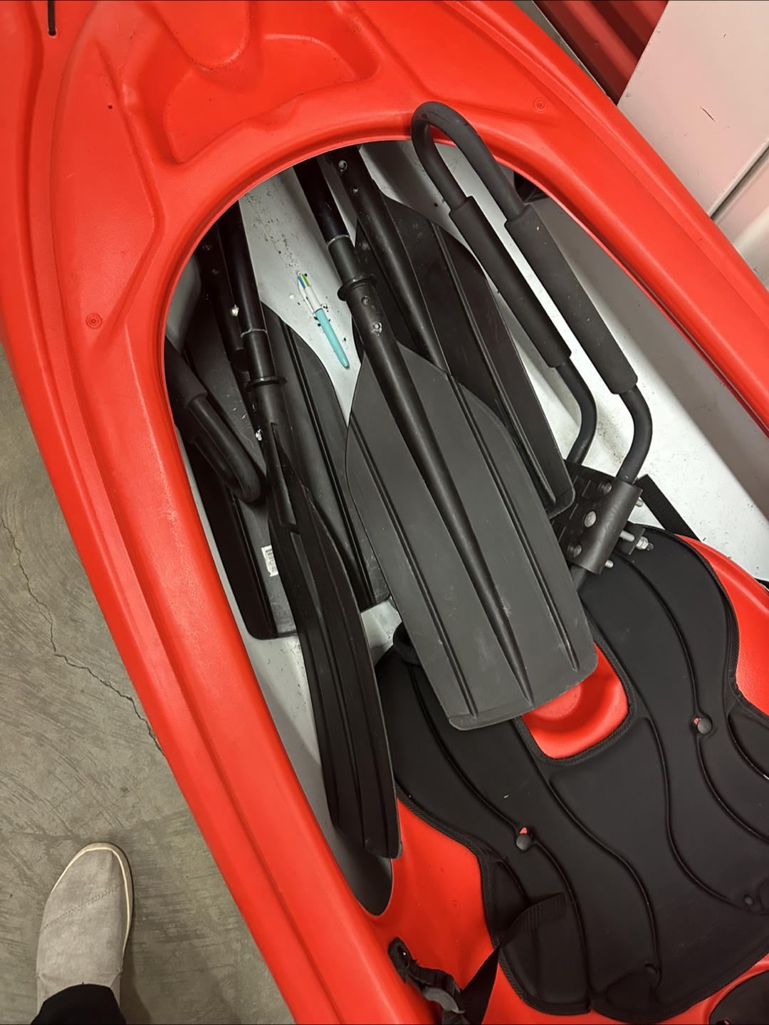 2 Pelican Sentinel 100X Kayaks with Paddles - photo 4