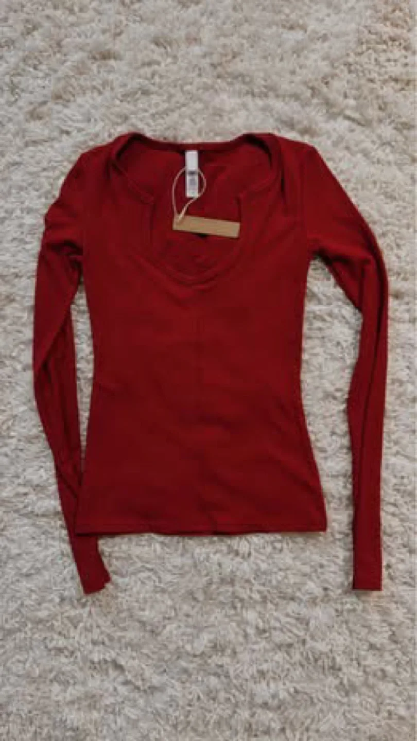 Red ribbed long sleeve shirt size small thumbnail
