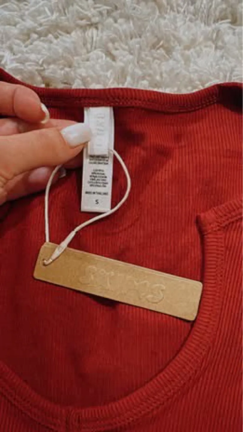 Red ribbed long sleeve shirt size small image indicator(2)