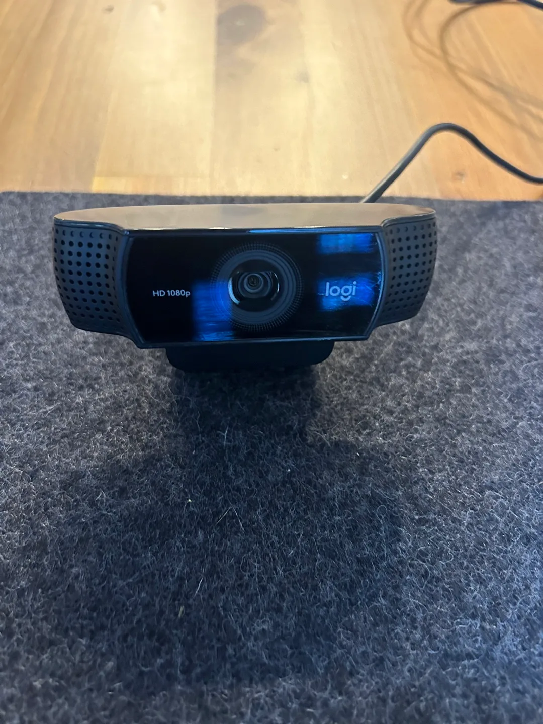 Logitech C922 Webcam - HD 1080p image indicator(3)