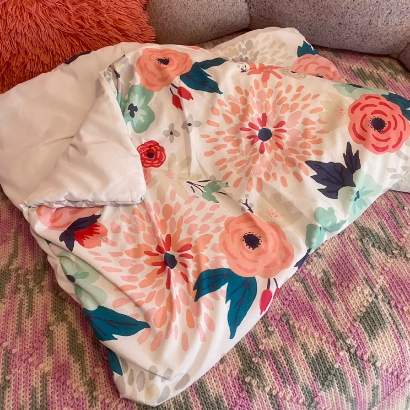 Floral Twin Size Comforter thumbnail