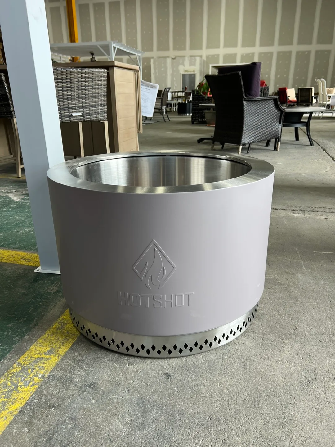 HotShot Homestead 25 in. Round Smokeless Wood-Burning Fire Pit image indicator(2)