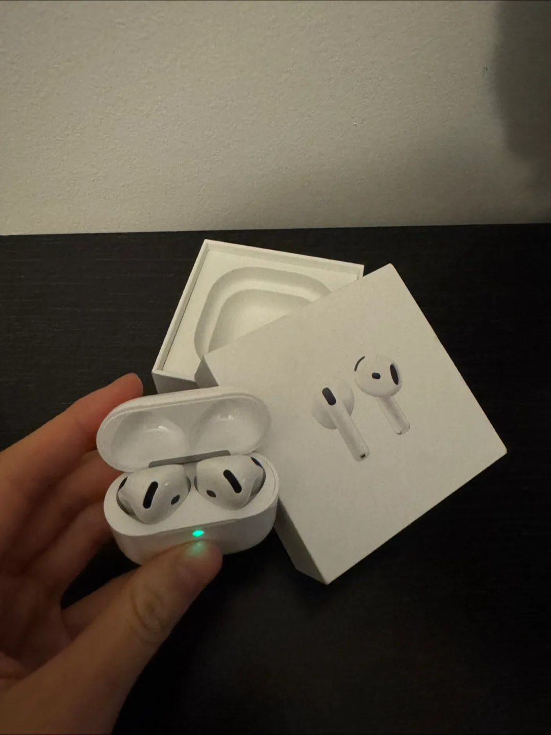 98% NEW!! - Apple AirPods (4th Gen) image indicator(3)