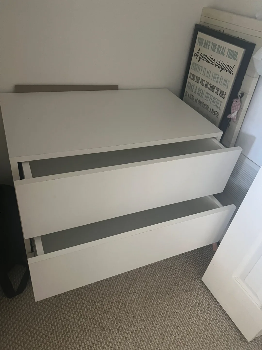 White Three-Drawer Dresser image indicator(3)