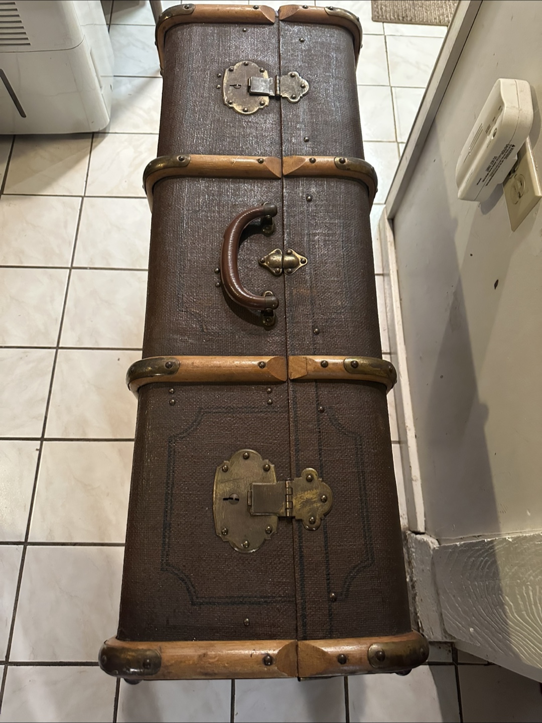Vintage Brown Wooden Trunk - photo 4