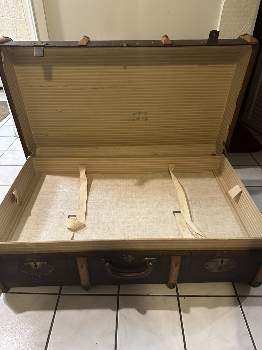Vintage Brown Wooden Trunk - photo 2