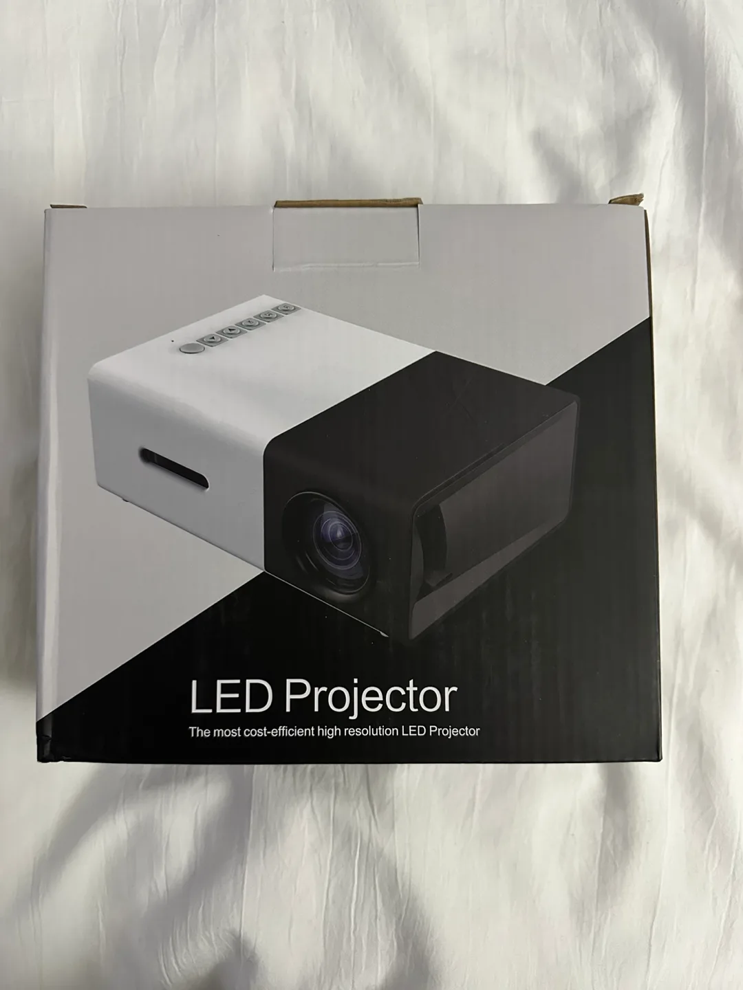 Mini LED Projector - High Resolution thumbnail