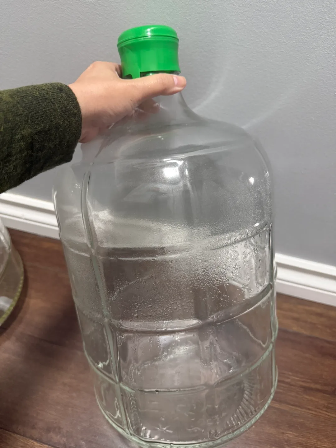 Glass Carboy 11.5 liters (3 galloons) image indicator(3)