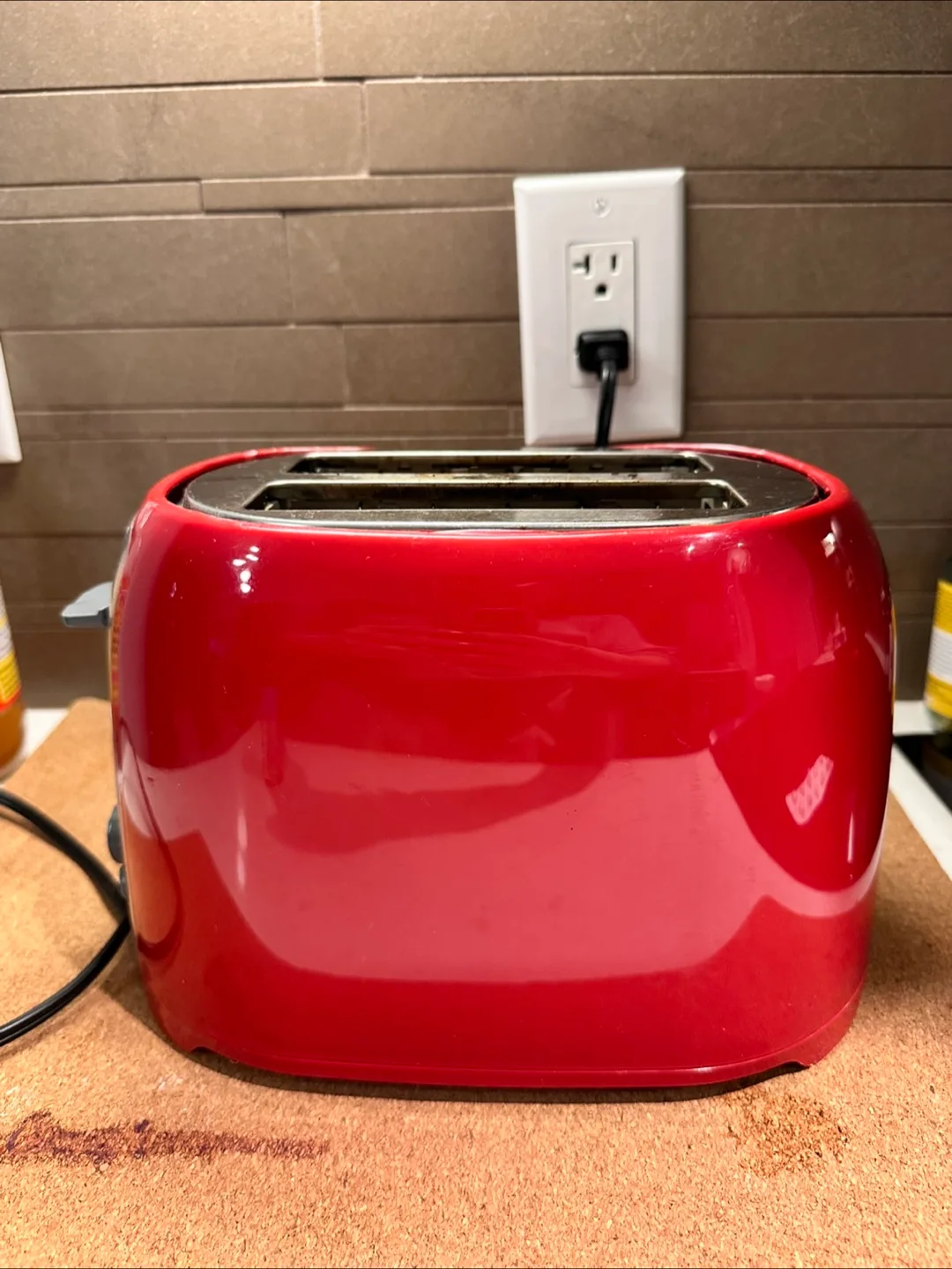 Black + Decker Red Toaster thumbnail