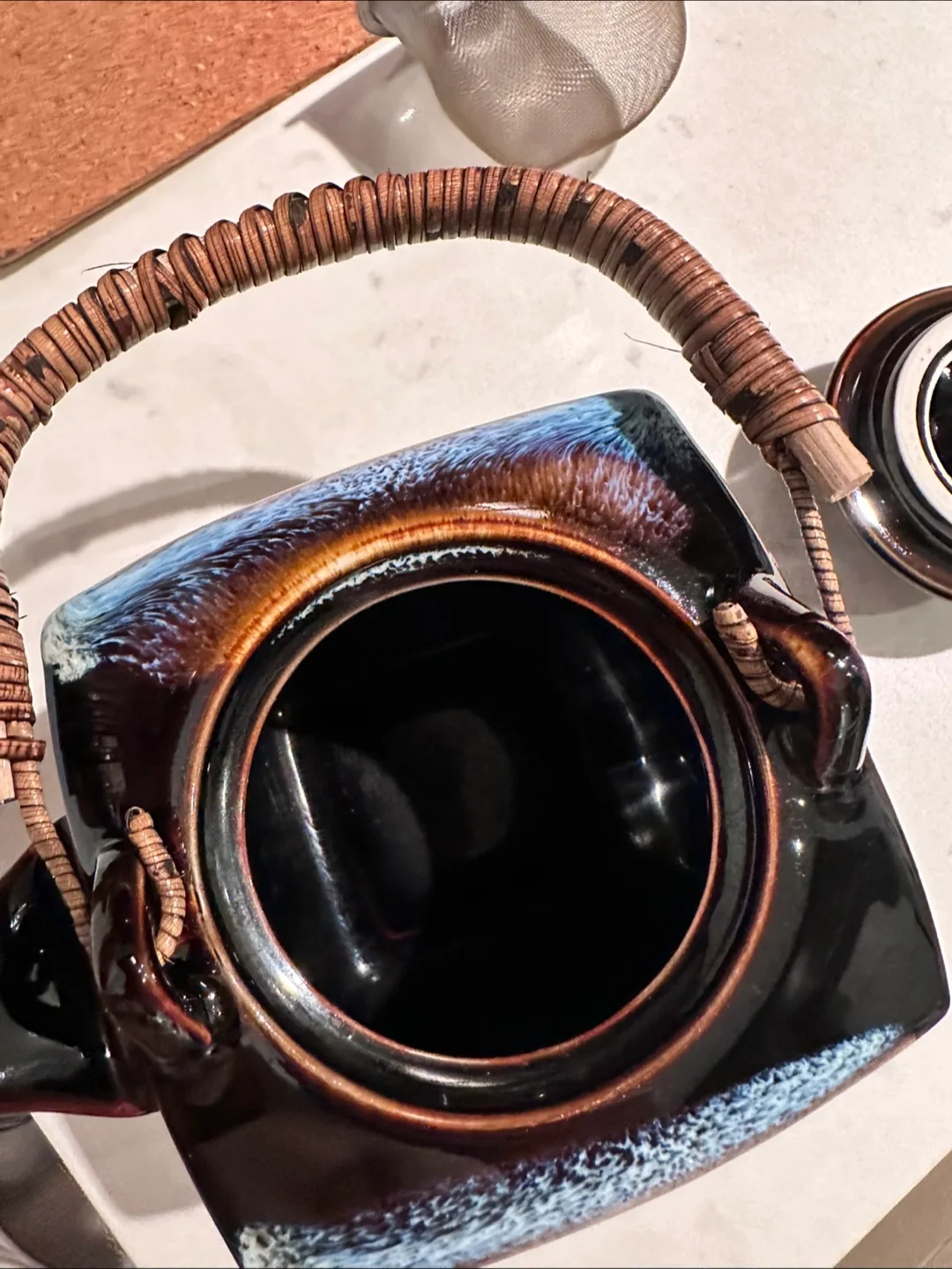 Japanese Ceramic Teapot with Bamboo Handle image indicator(7)