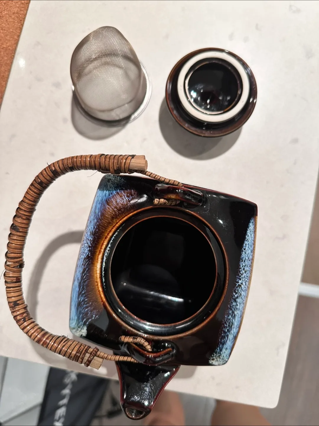 Japanese Ceramic Teapot with Bamboo Handle image indicator(8)