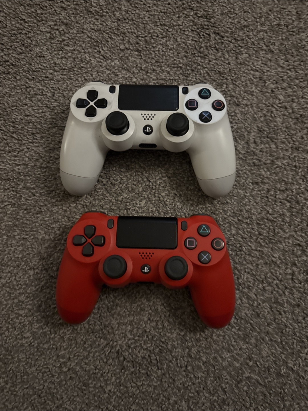 Sony PlayStation 4 500GB Console with 2 Controllers - photo 2