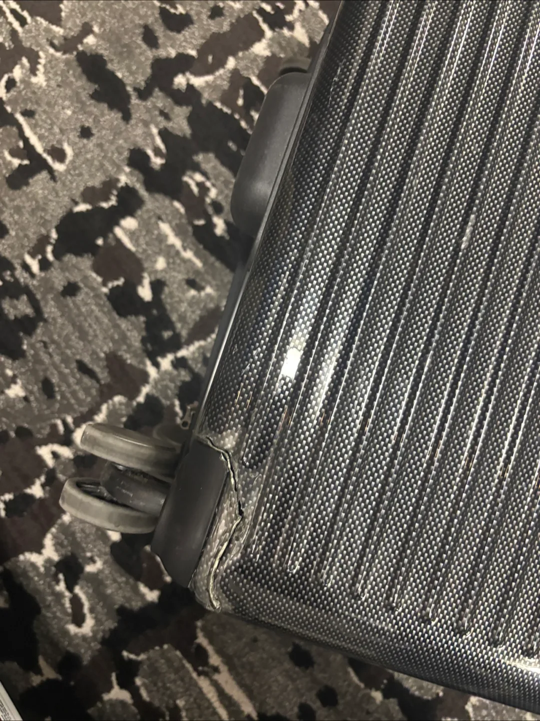 Large Black Suitcase with Wheels image indicator(6)