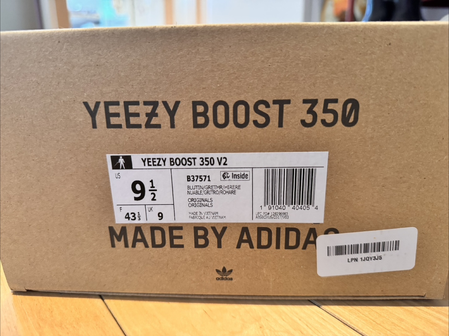 Adidas Yeezy Boost 350 V2 Sneakers - Size 9.5 US - photo 4