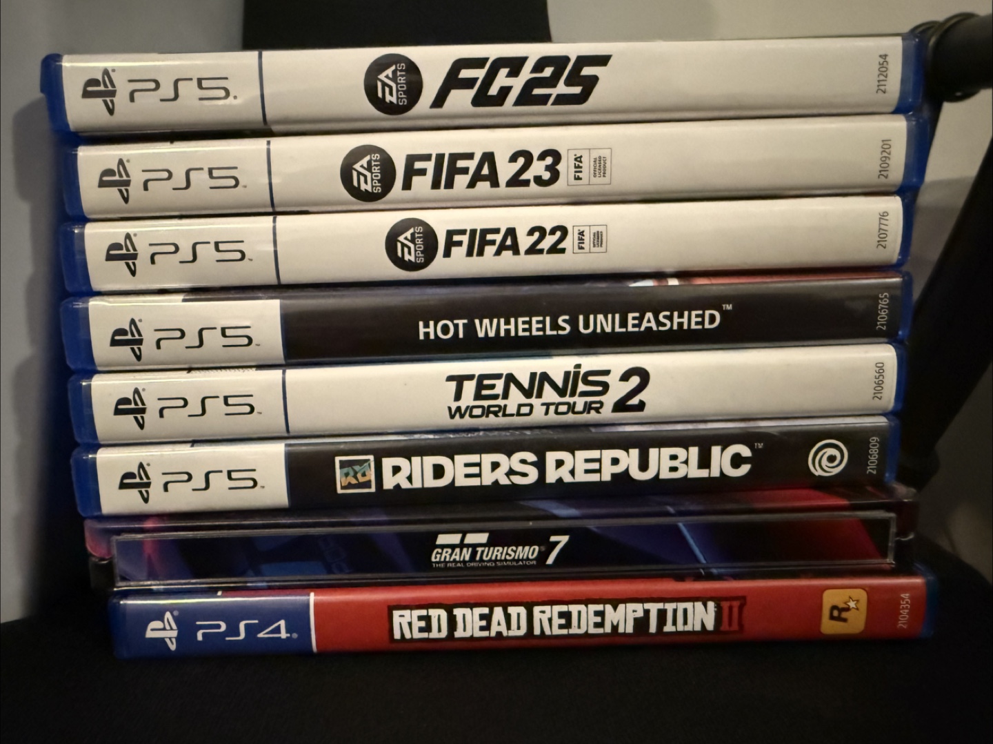 PS5 Disc Version + 2 Controllers + 8 Games - photo 2