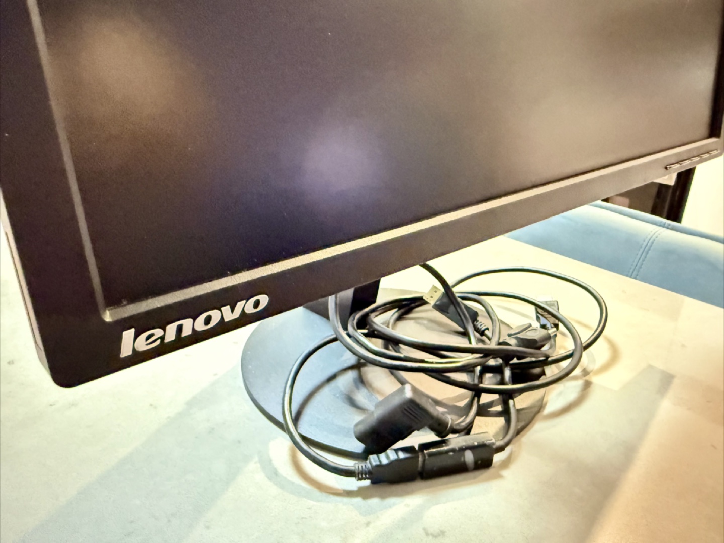 Lenovo Monitor - photo 2