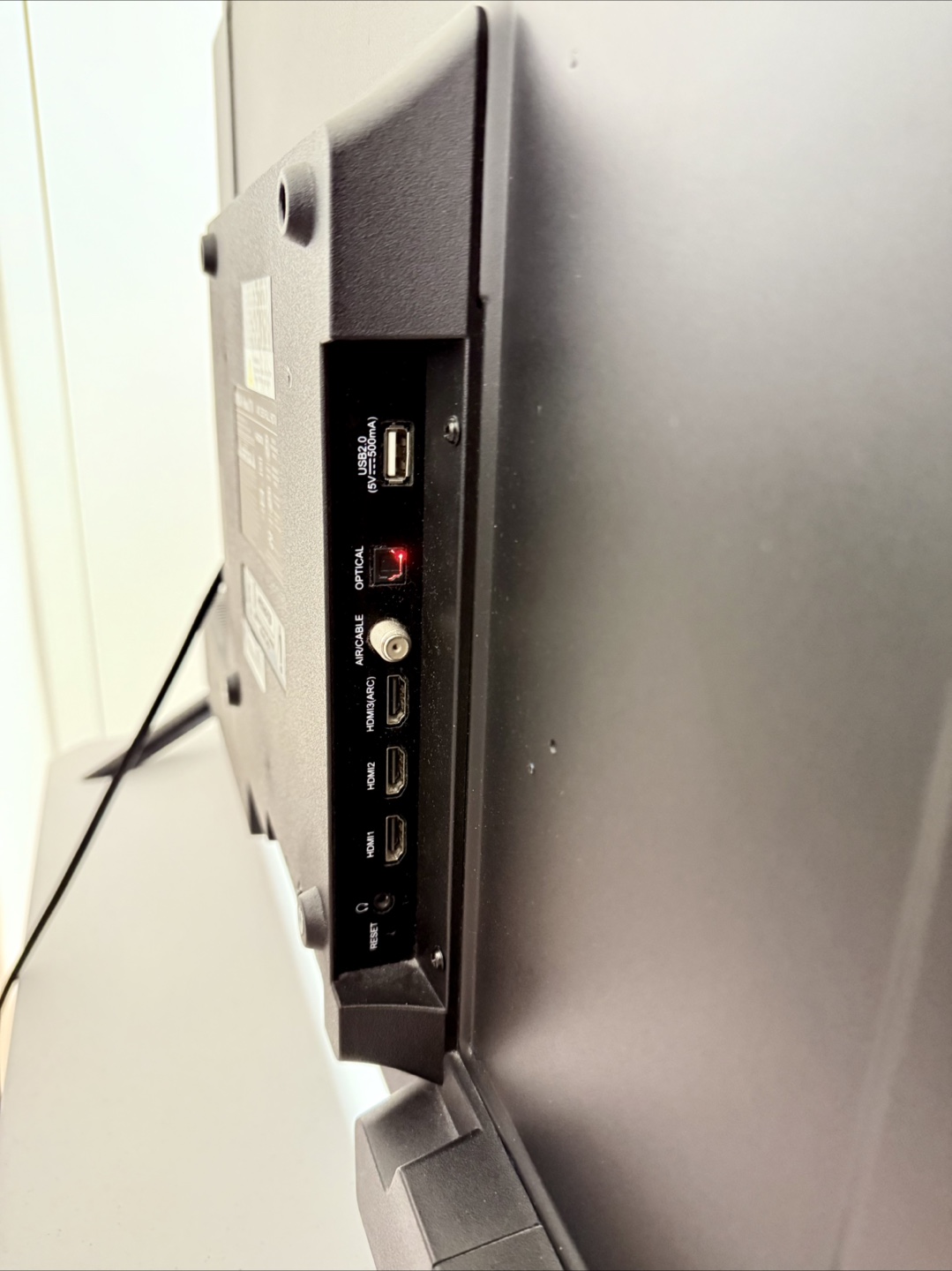 RCA 40" Roku TV - LED HDTV - photo 4