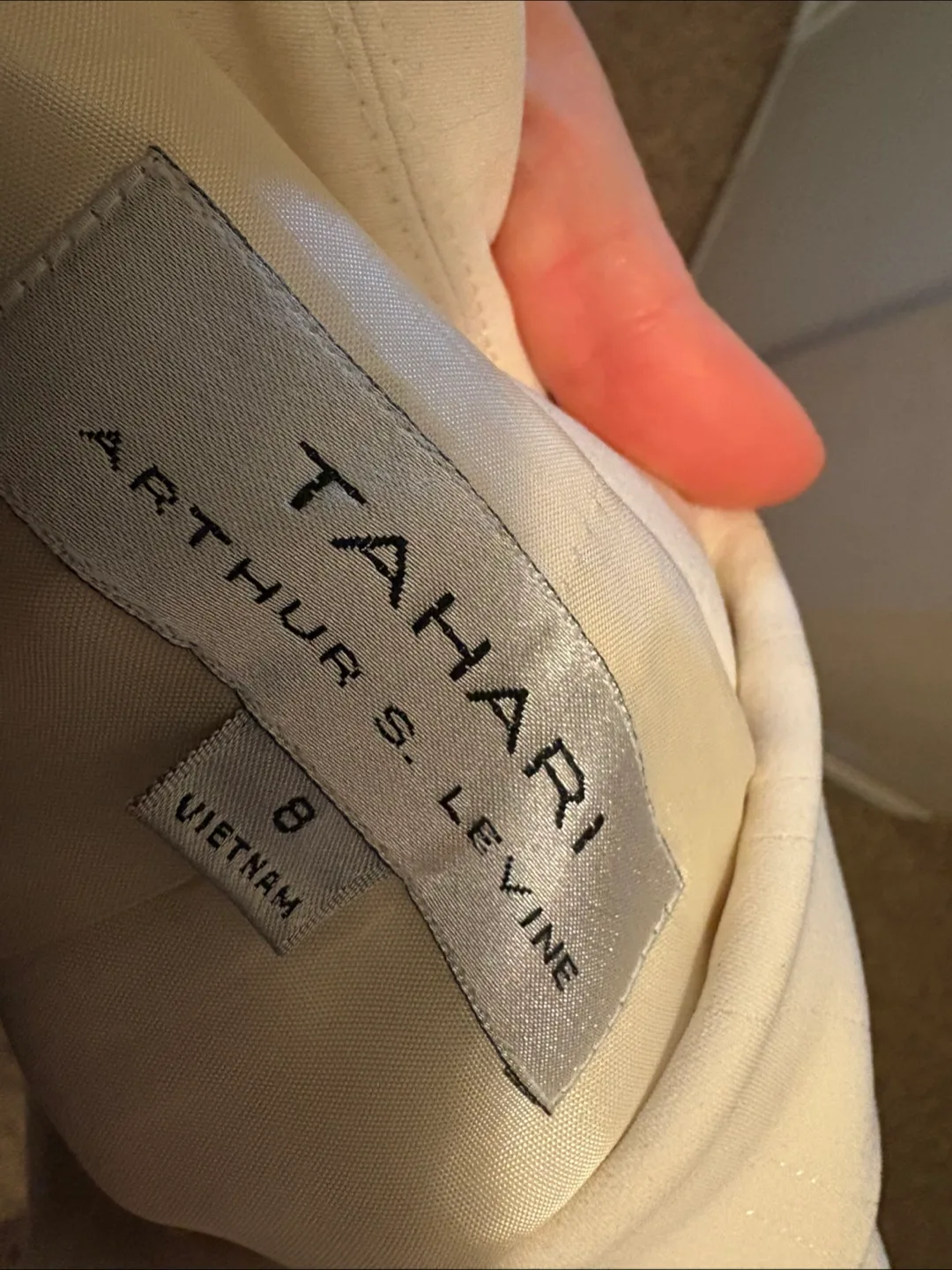 Tahari Arthur Levine Women's Size 8 Off-White Pant Suit image indicator(3)