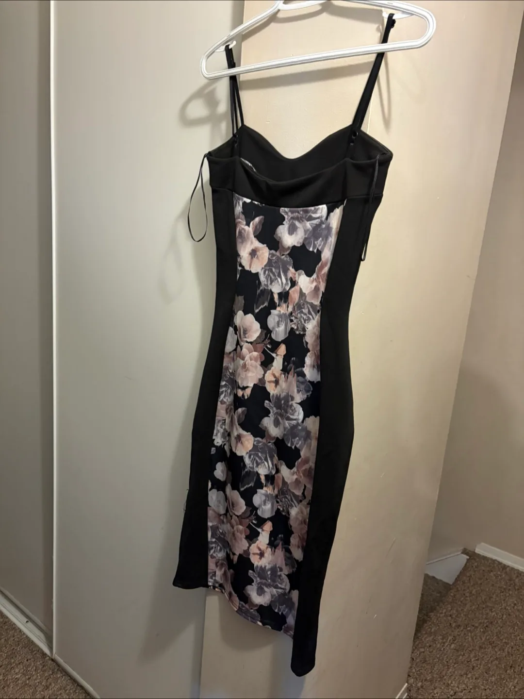 Gorgeous Floral Midi Dress image indicator(2)
