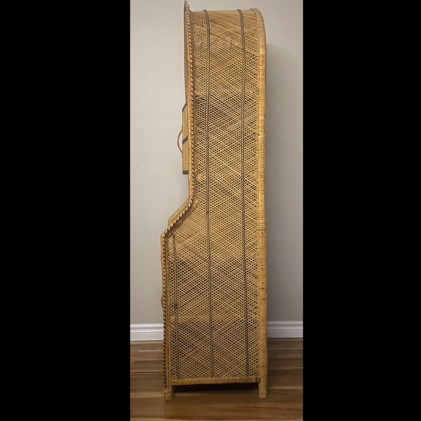 Vintage Rattan Bookcase / Shelf Unit – Boho Style - photo 4
