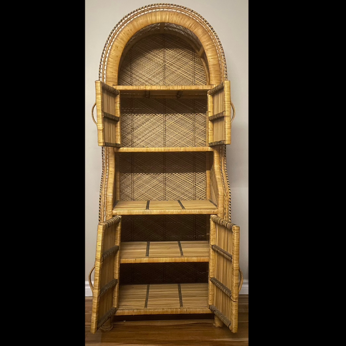 Vintage Rattan Bookcase / Shelf Unit – Boho Style - photo 3