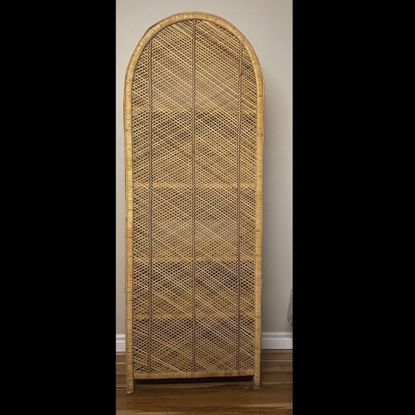 Vintage Rattan Bookcase / Shelf Unit – Boho Style - photo 5