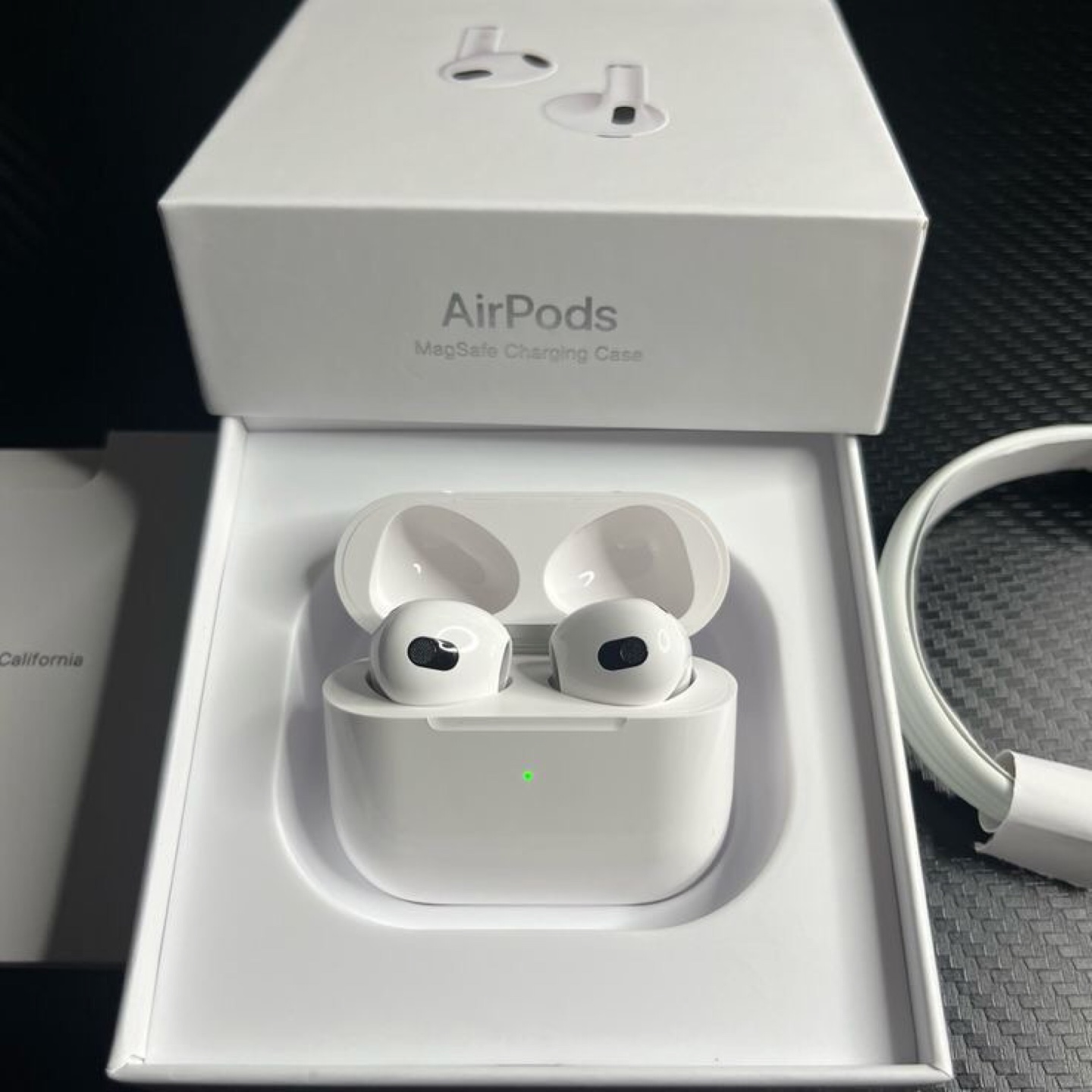 Apple AirPods - photo 2