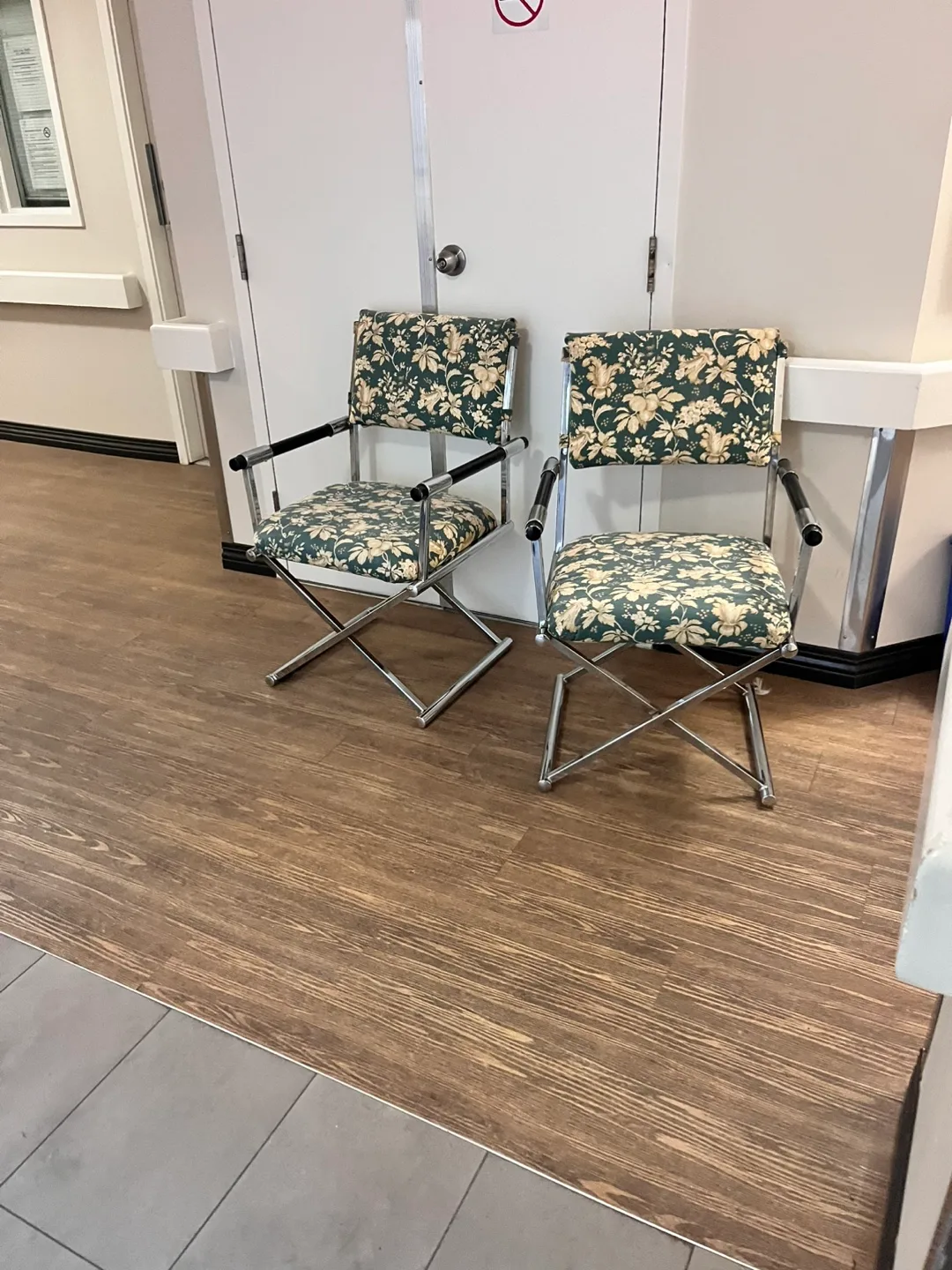 Pair of Vintage Floral Folding Chairs thumbnail