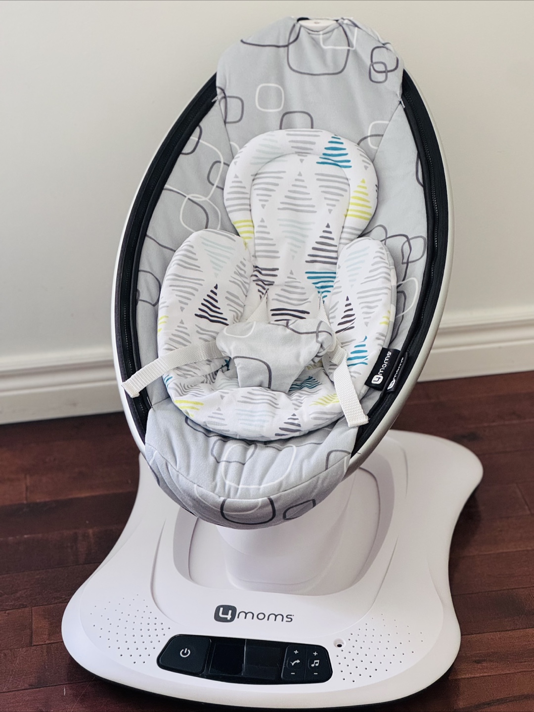 Freshly Cleaned!! 4moms Mamaroo 4.0 Infant Swing - photo 2