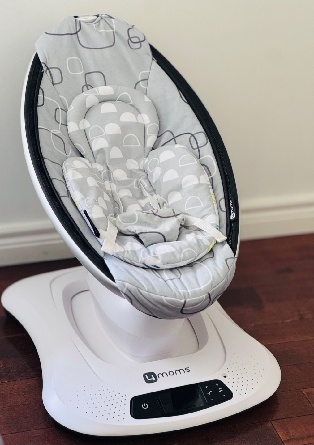 Freshly Cleaned!! 4moms Mamaroo 4.0 Infant Swing - photo 3