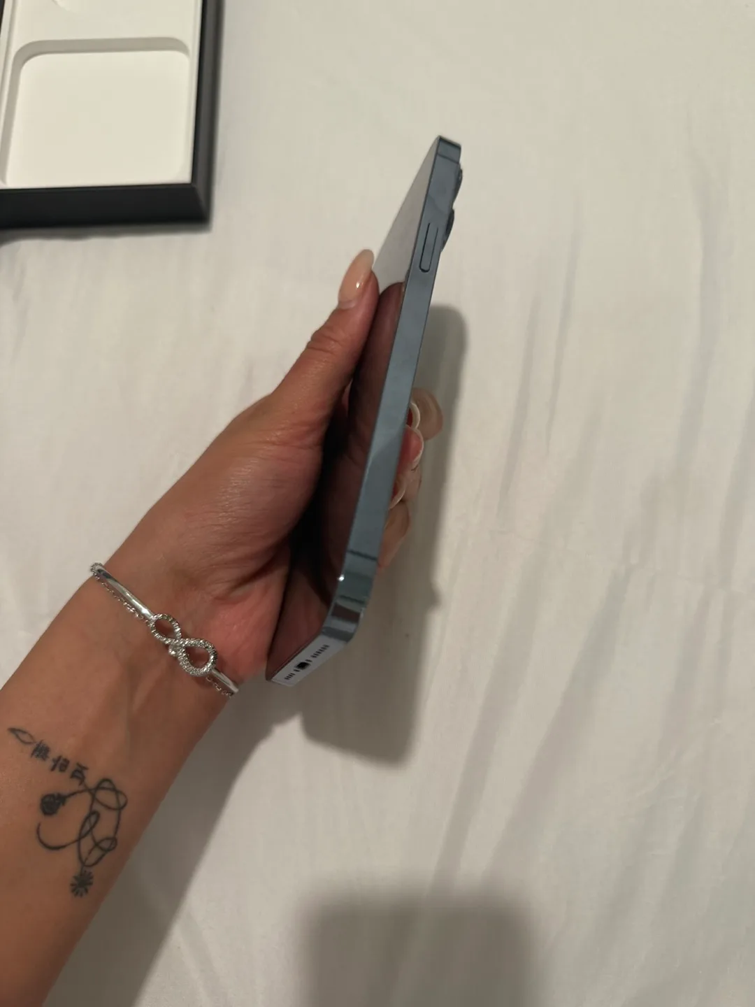 iPhone 13 Pro Max Sierra Blue - New in Box image indicator(3)