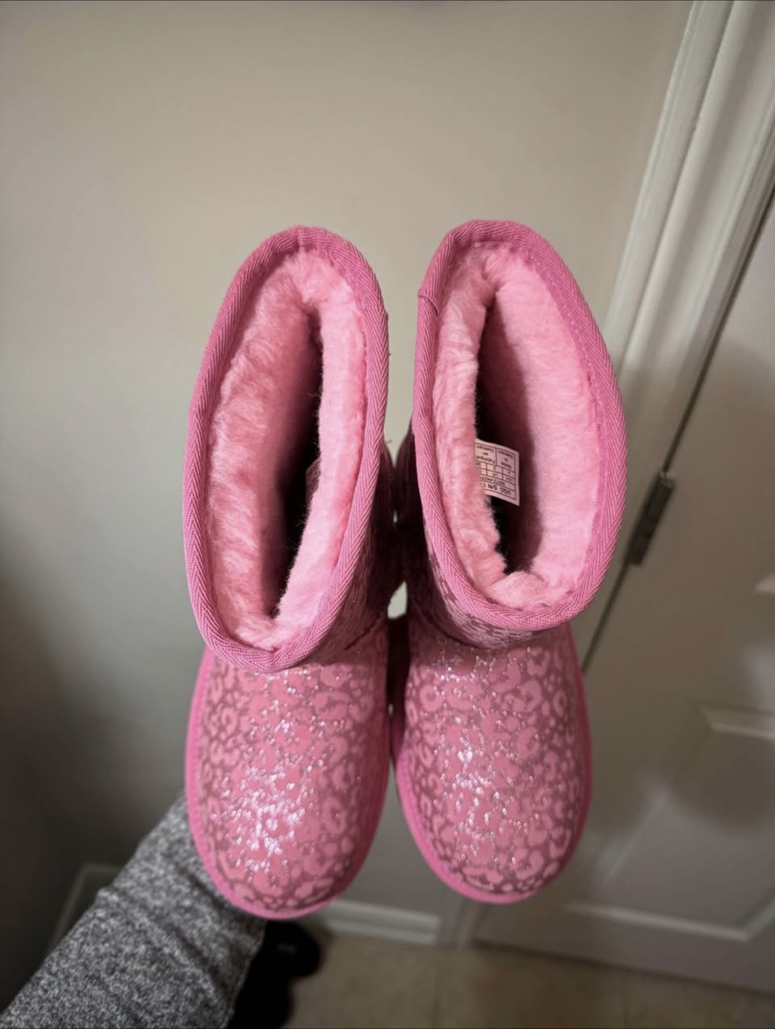 UGG Kids' Classic Mini Leopard Glitter Boots - Size 4C - photo 2