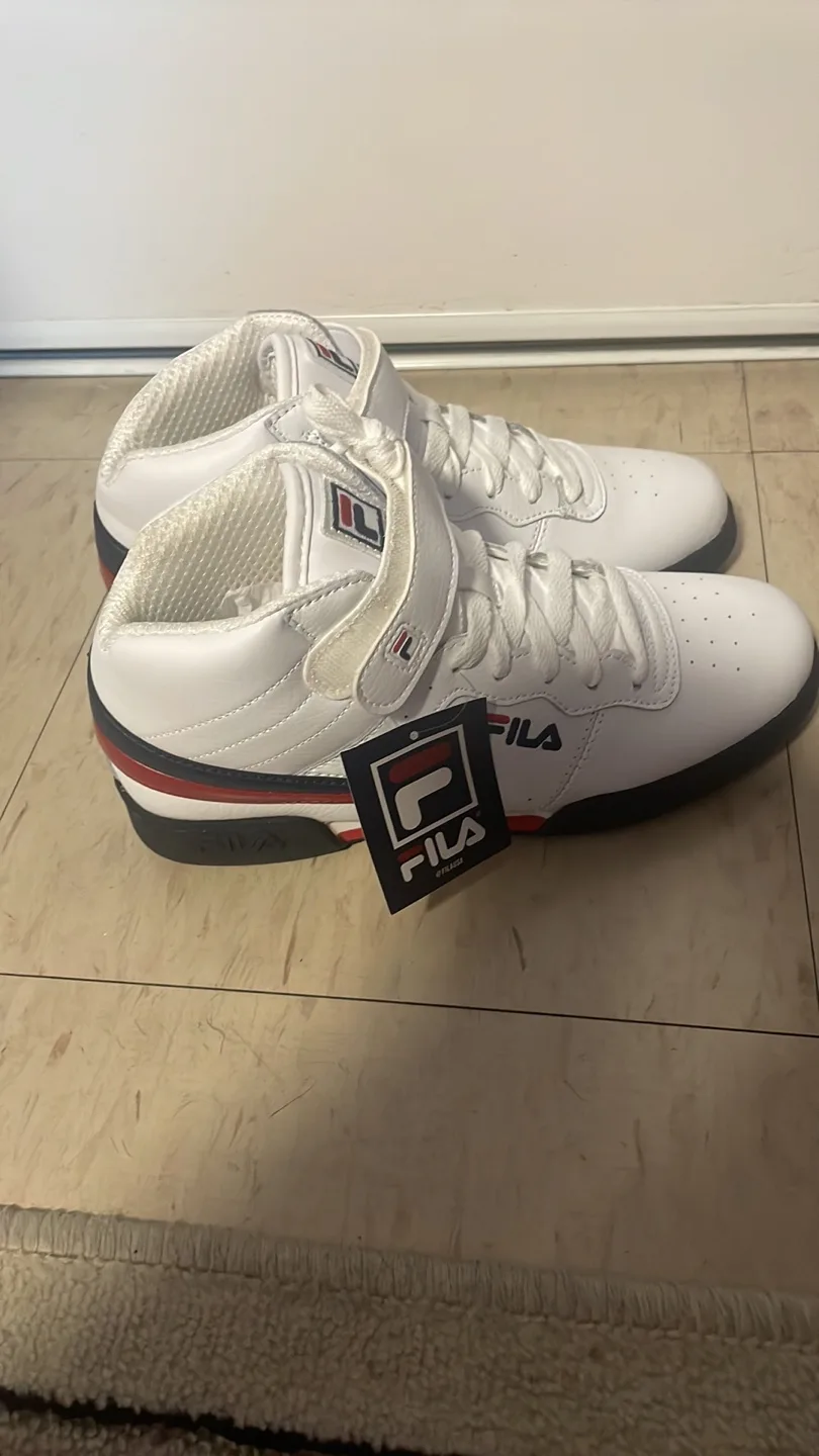 Fila Kids' White High-Top Sneakers 6.5 image indicator(4)