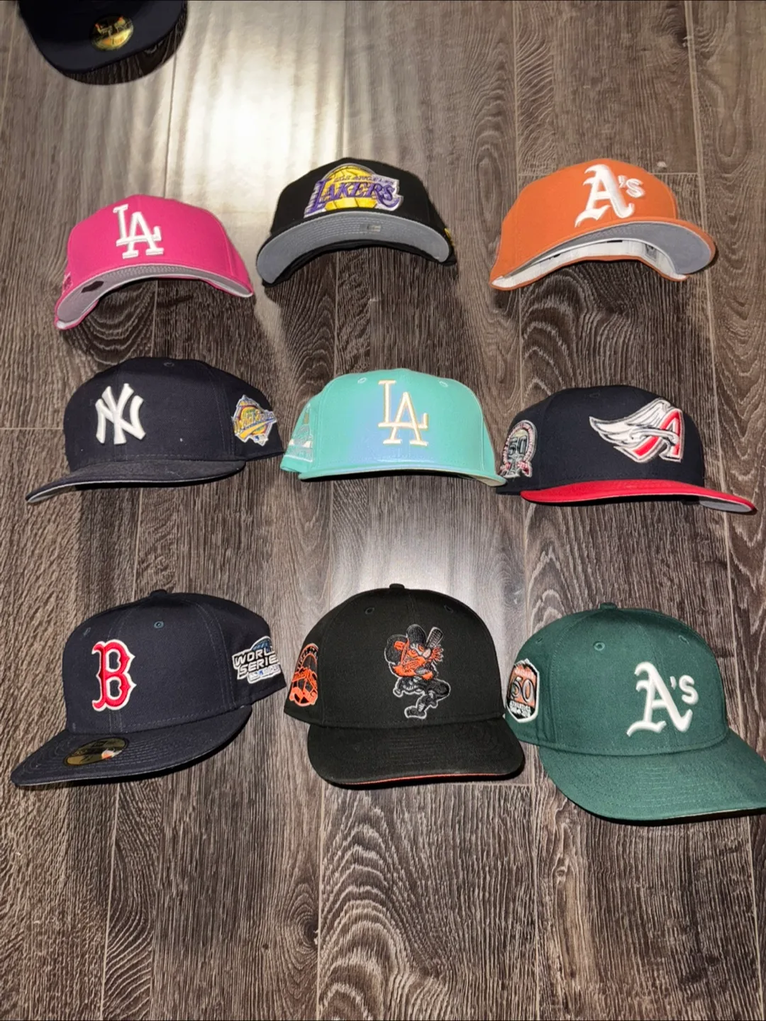 USED New Era fitted World Series Patch thumbnail