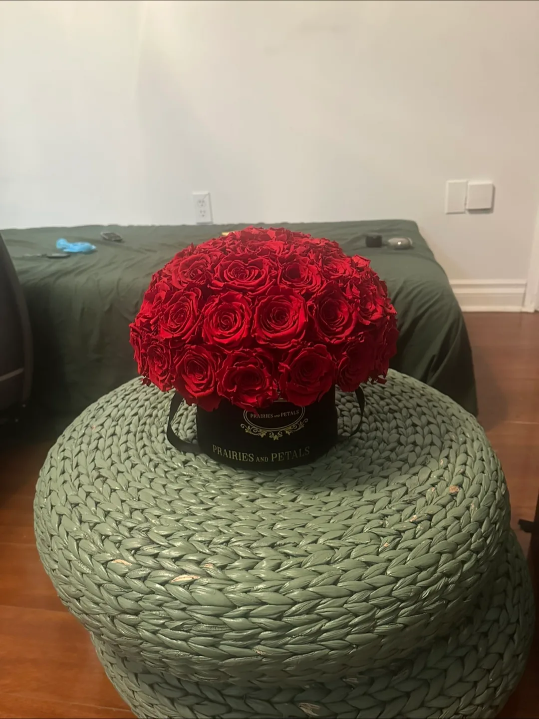 Prairies & Petals Red Rose Box image indicator(2)