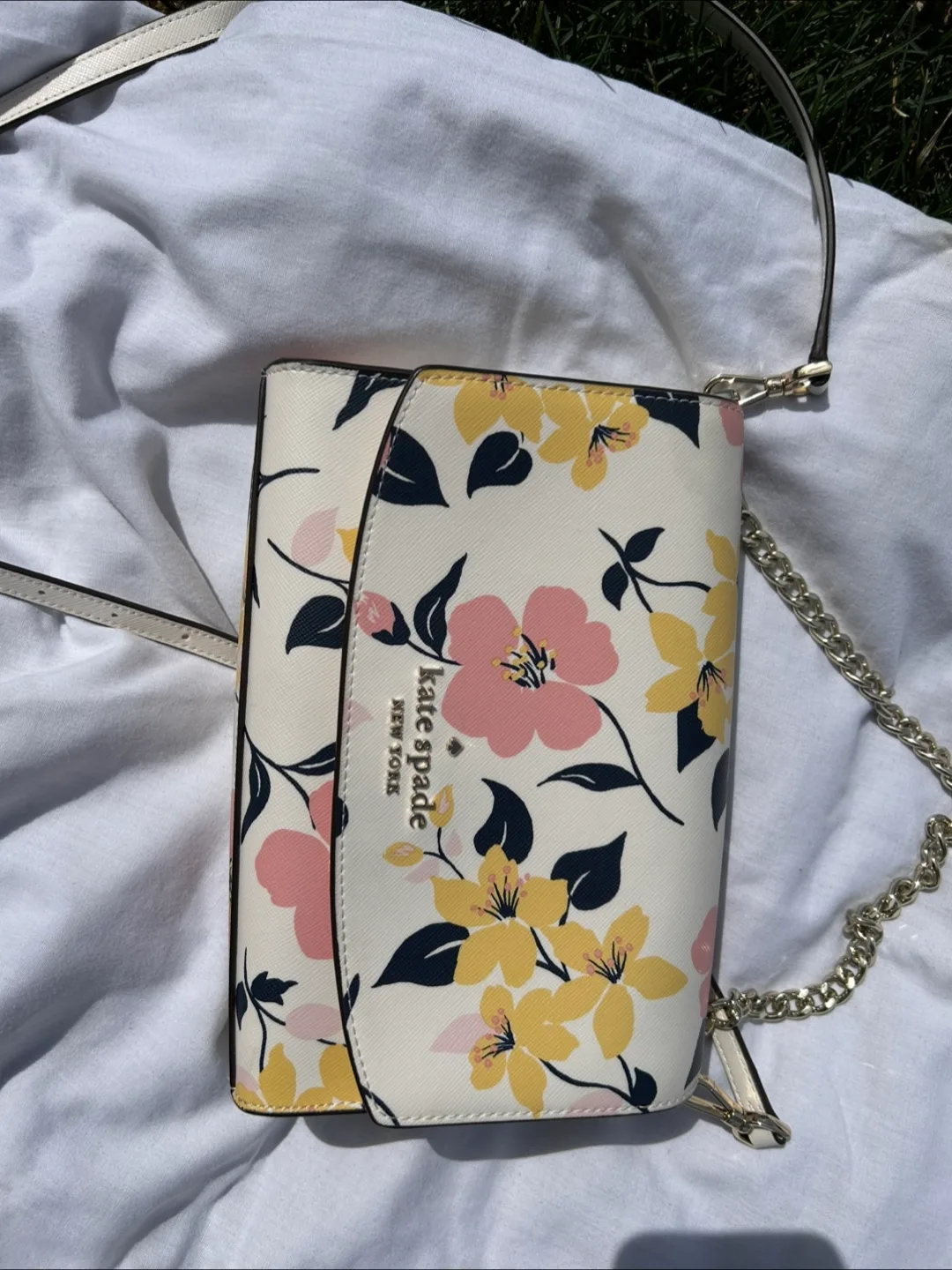 Kate Spade New York Floral Crossbody Bag and Wallet Set image indicator(3)