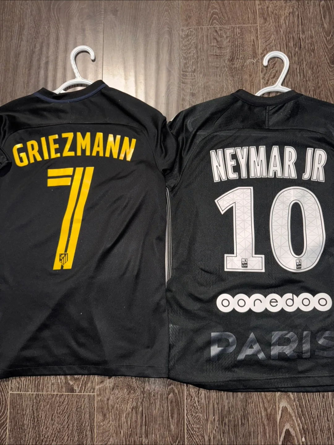 Griezmann and Neymar Jr jerseys image indicator(2)