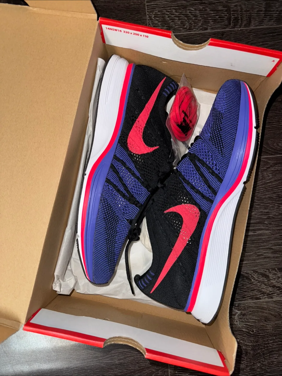 Nike Flyknit  Running Shoes thumbnail