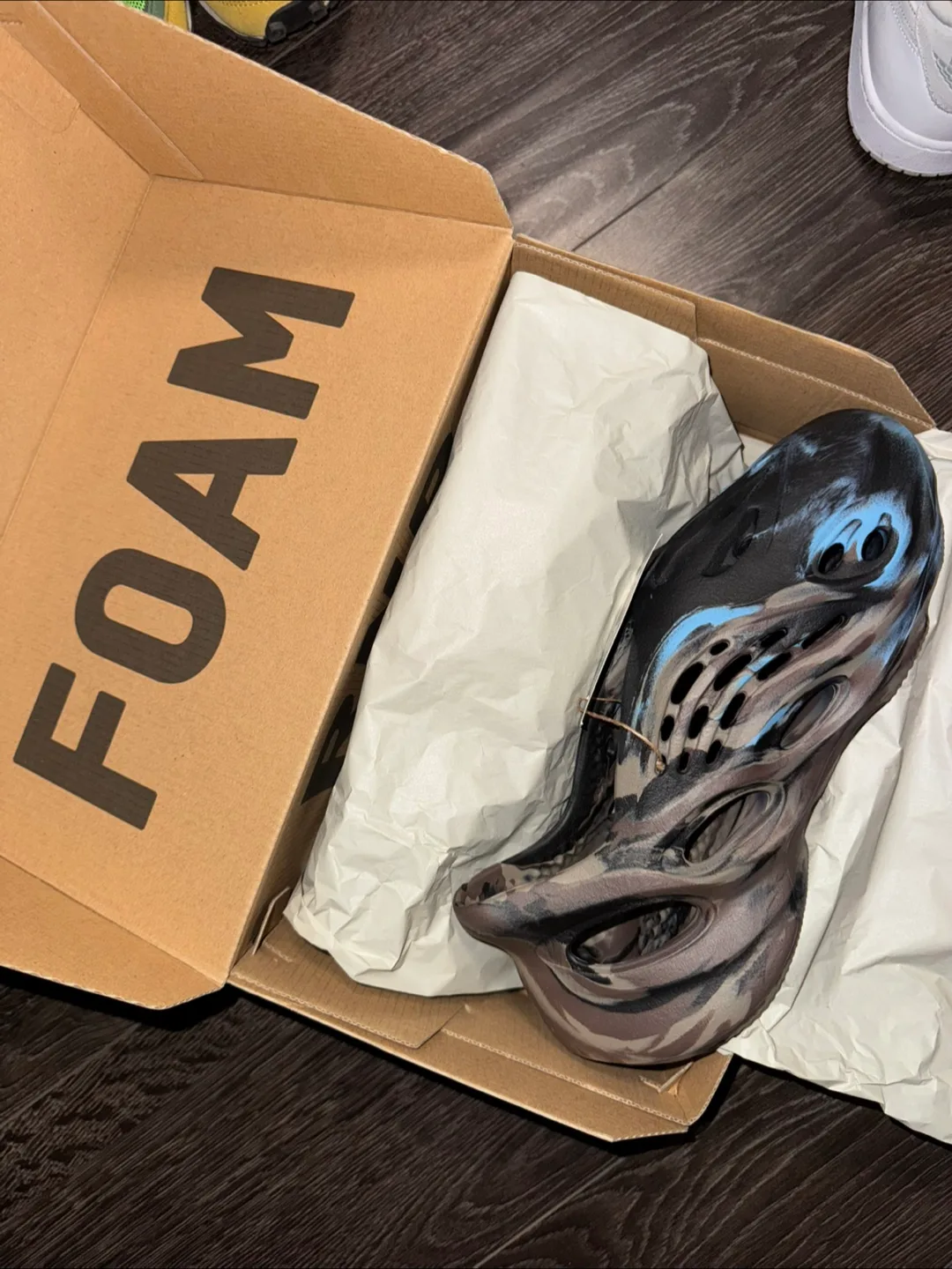 Yeezy Foam Runner size 9 thumbnail