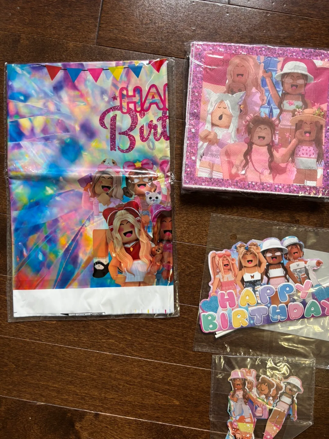 Roblox Girls Birthday Party Supplies Bundle image indicator(2)