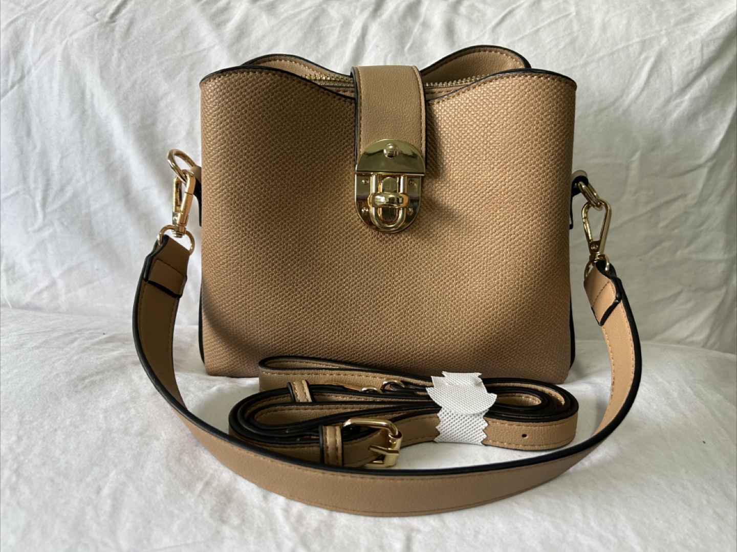 Louenhide Tan textured crossbody bag - photo 2