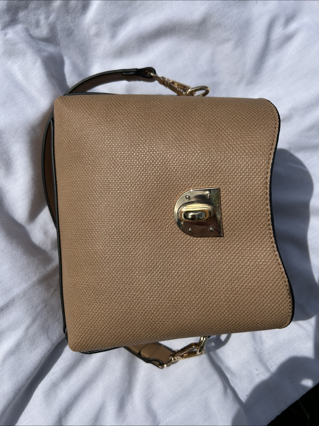 Louenhide Tan textured crossbody bag