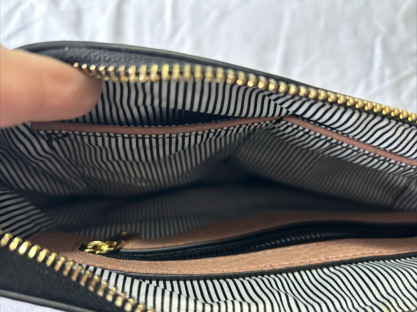 Louenhide Pink Crossbody Bag image indicator(3)