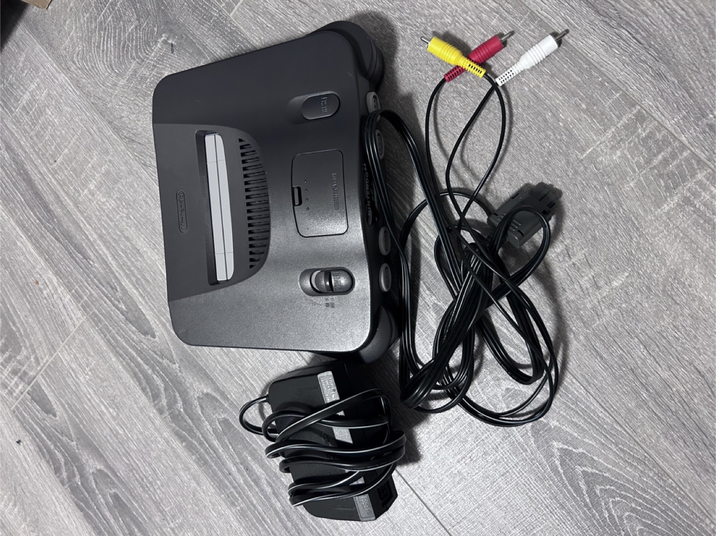 Nintendo 64 Console with 3 Controllers - photo 2