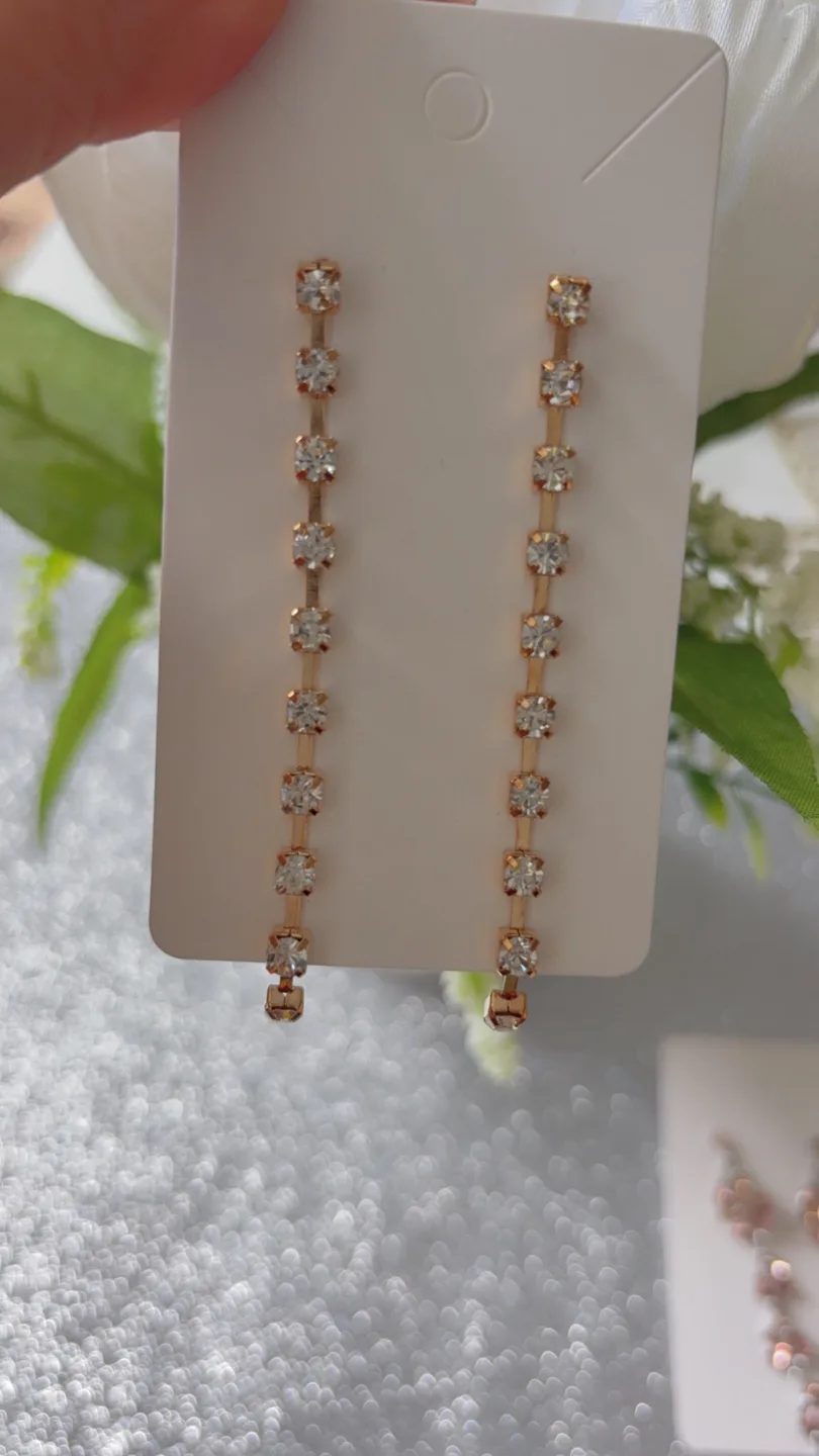 Gold Rhinestone Dangle Earrings image indicator(4)