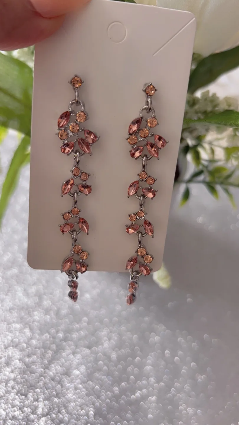 Gorgeous Peach Crystal Drop Earrings! thumbnail