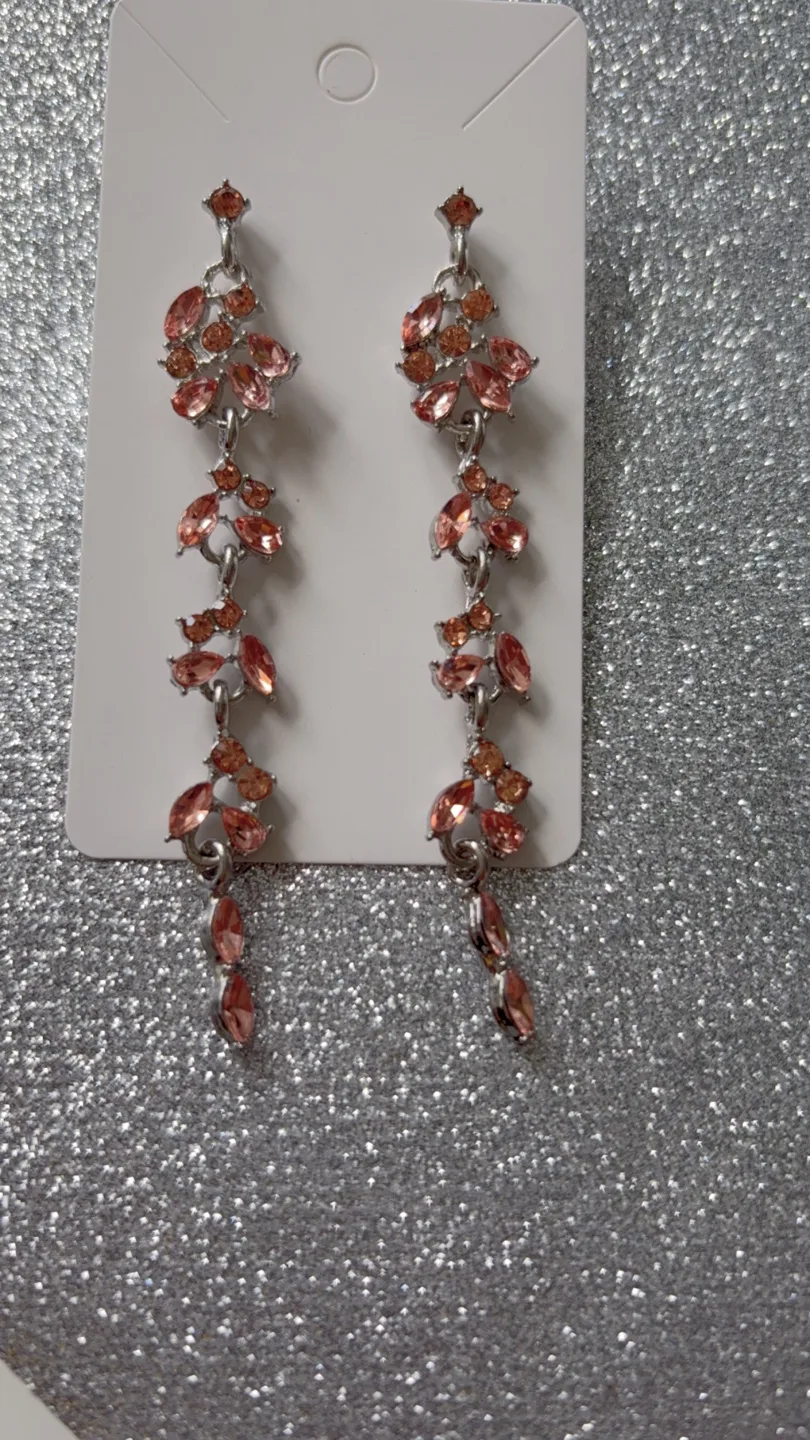 Gorgeous Peach Crystal Drop Earrings! image indicator(2)